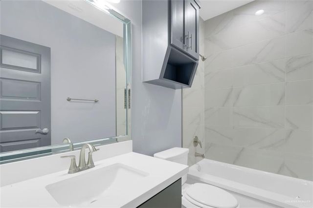 3928 S Mullin Avenue, Edinburg, TX 78542