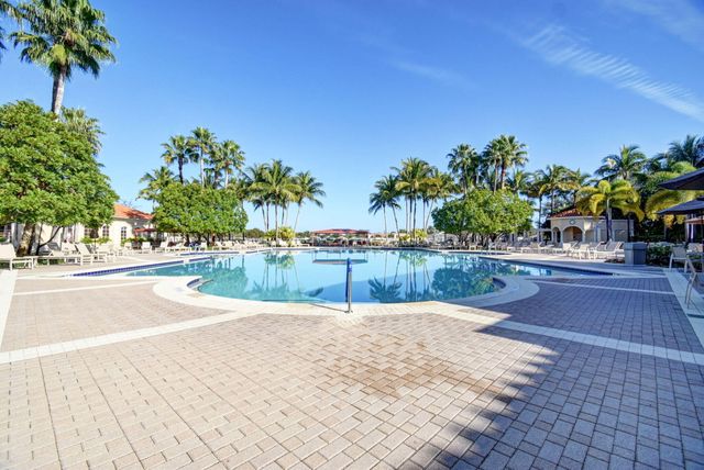 6544 Via Primo Street, Wellington, FL 33467