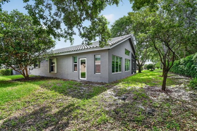 6544 Via Primo Street, Wellington, FL 33467