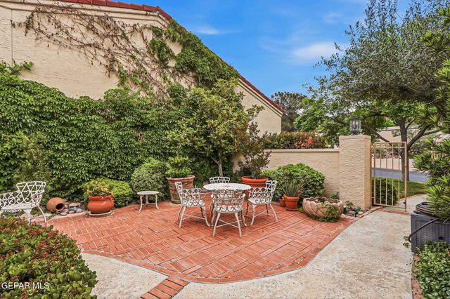 1013 LOS JARDINES Circle, El Paso, TX 79912