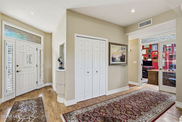 1013 LOS JARDINES Circle, El Paso, TX 79912