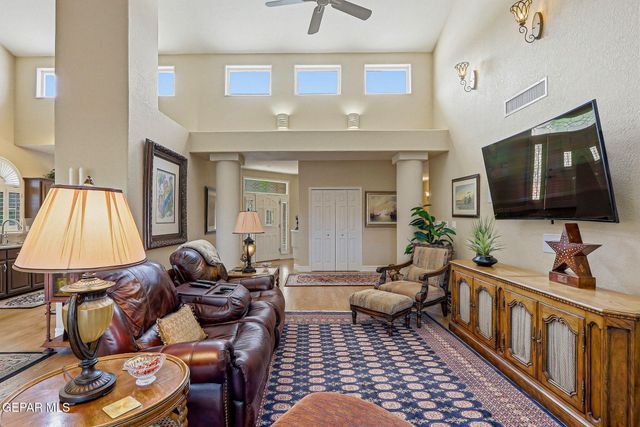1013 LOS JARDINES Circle, El Paso, TX 79912