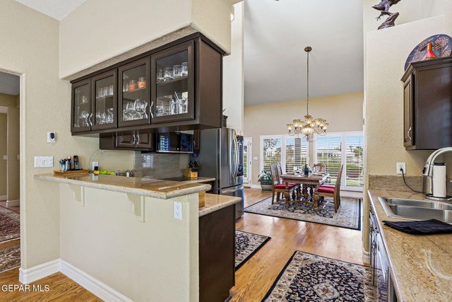 1013 LOS JARDINES Circle, El Paso, TX 79912