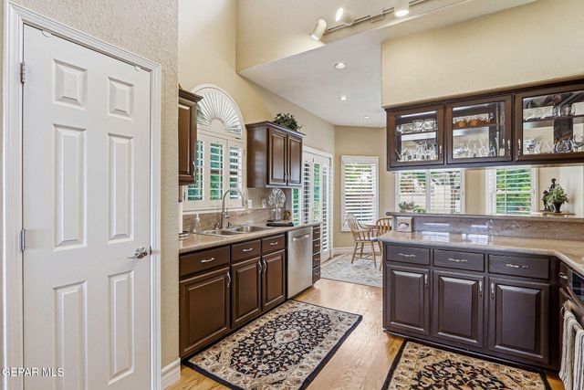 1013 LOS JARDINES Circle, El Paso, TX 79912