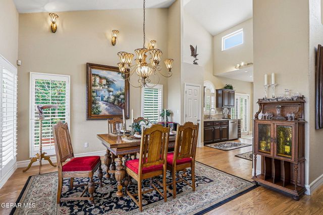1013 LOS JARDINES Circle, El Paso, TX 79912