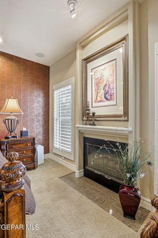 1013 LOS JARDINES Circle, El Paso, TX 79912