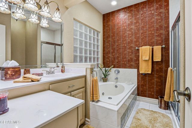 1013 LOS JARDINES Circle, El Paso, TX 79912