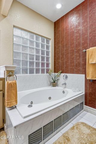1013 LOS JARDINES Circle, El Paso, TX 79912
