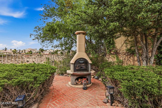1013 LOS JARDINES Circle, El Paso, TX 79912