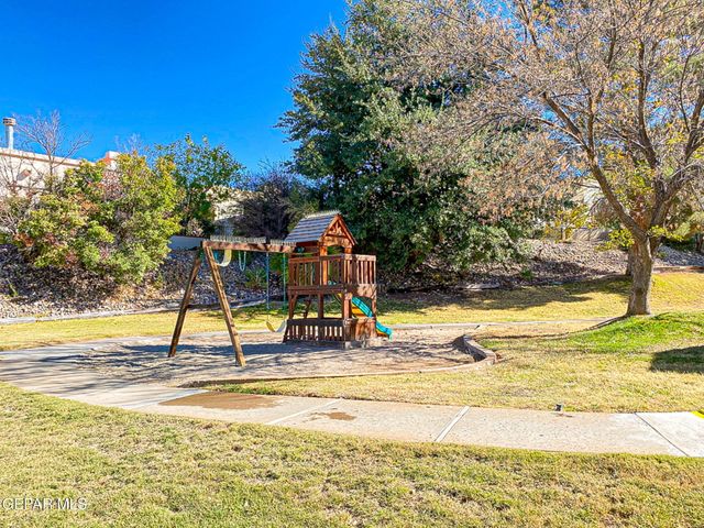 1013 LOS JARDINES Circle, El Paso, TX 79912