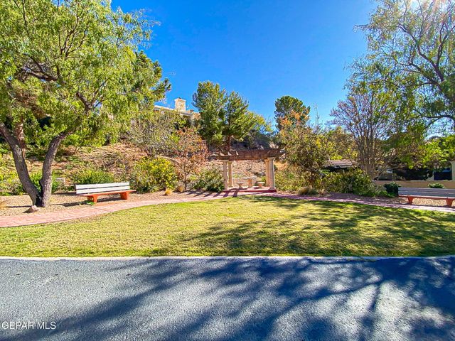 1013 LOS JARDINES Circle, El Paso, TX 79912