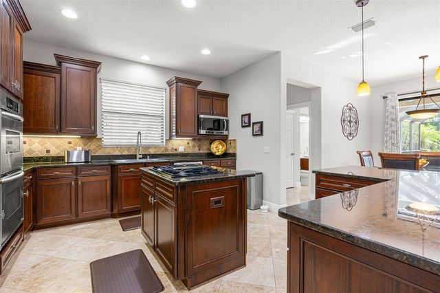 2675 LAKEBREEZE LANE S, Clearwater, FL 33759