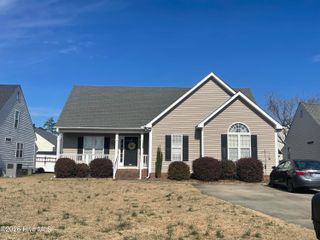 1221 Quarterpath Drive, Winterville, NC 28590
