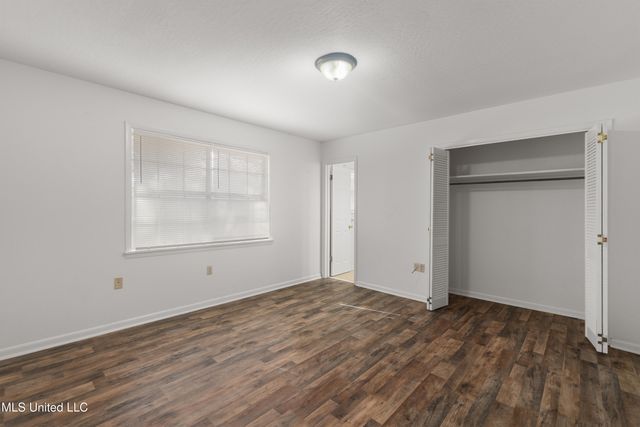 301 W Ray Drive, Hattiesburg, MS 39402