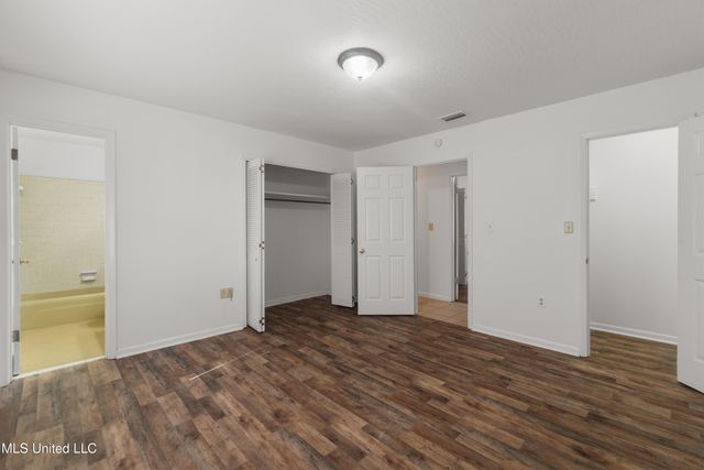 301 W Ray Drive, Hattiesburg, MS 39402