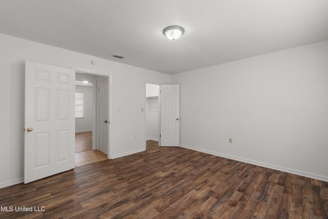 301 W Ray Drive, Hattiesburg, MS 39402