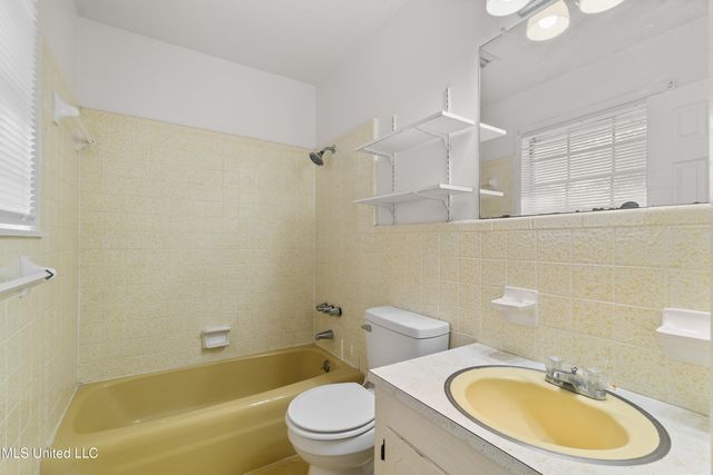 301 W Ray Drive, Hattiesburg, MS 39402