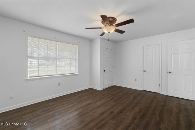 301 W Ray Drive, Hattiesburg, MS 39402