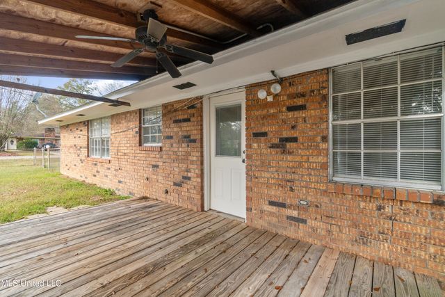 301 W Ray Drive, Hattiesburg, MS 39402