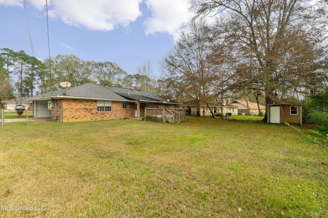 301 W Ray Drive, Hattiesburg, MS 39402