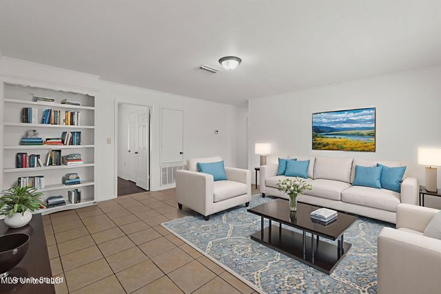 301 W Ray Drive, Hattiesburg, MS 39402