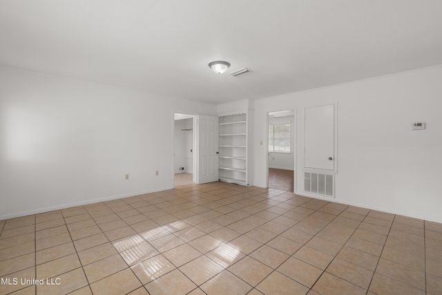 301 W Ray Drive, Hattiesburg, MS 39402