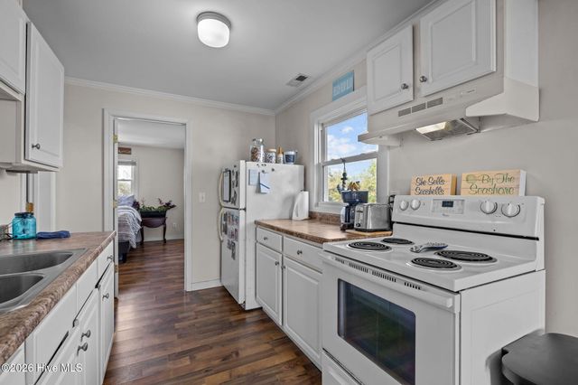 217 W Atlantic Boulevard 4, Atlantic Beach, NC 28512