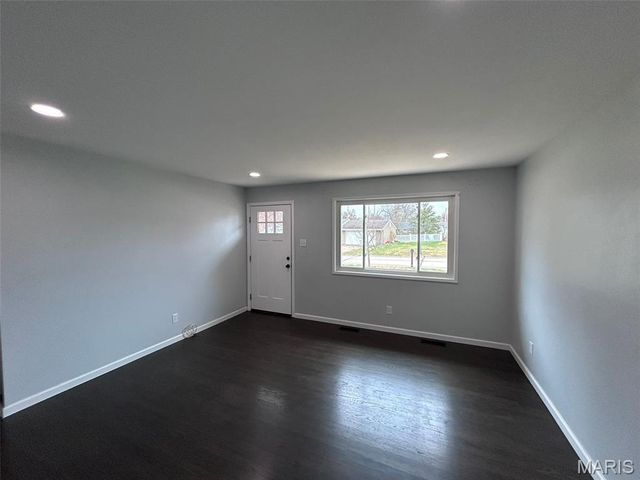 245 Peffer Lane, Fenton, MO 63026