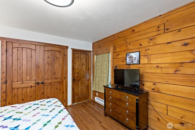 1350 E Webb Hill Road, Union, WA 98592