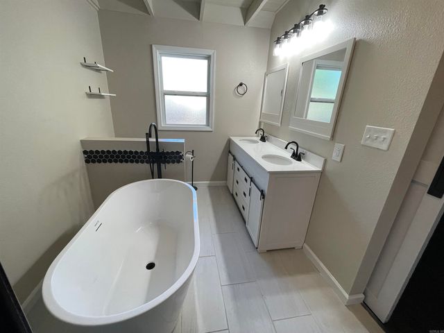 1025 Edwards Street, Malvern, AR 72104