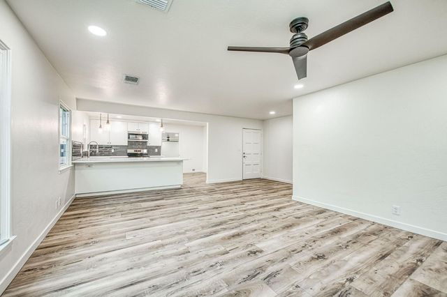 2528 16th Avenue, Kingsburg, CA 93631