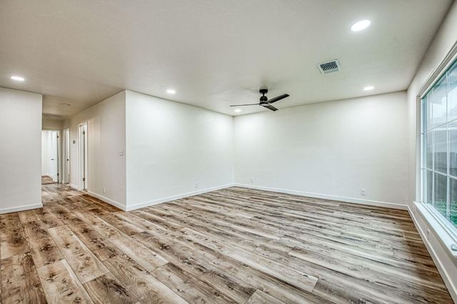 2528 16th Avenue, Kingsburg, CA 93631