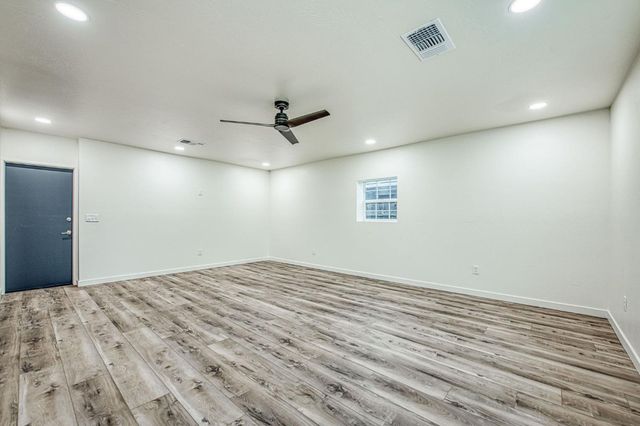 2528 16th Avenue, Kingsburg, CA 93631