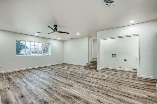 2528 16th Avenue, Kingsburg, CA 93631