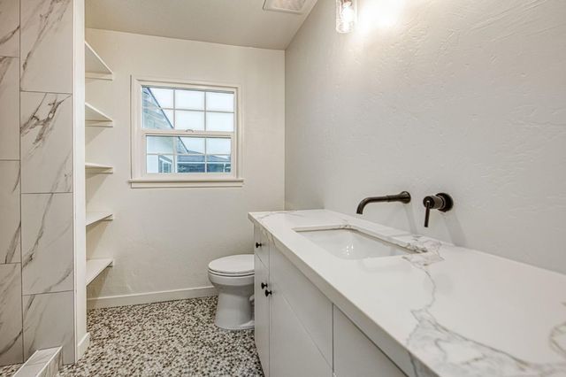 2528 16th Avenue, Kingsburg, CA 93631