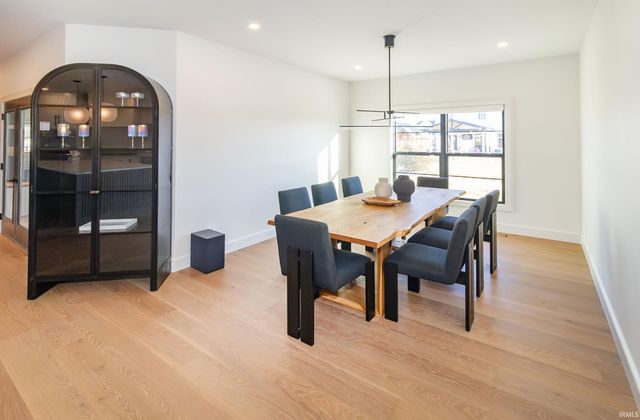 2065 Chadwick Drive, Newburgh, IN 47630