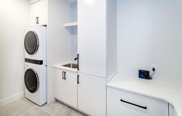 2065 Chadwick Drive, Newburgh, IN 47630