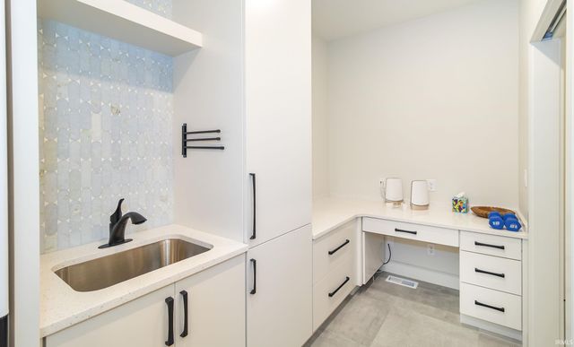 2065 Chadwick Drive, Newburgh, IN 47630