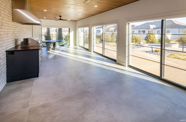 2065 Chadwick Drive, Newburgh, IN 47630