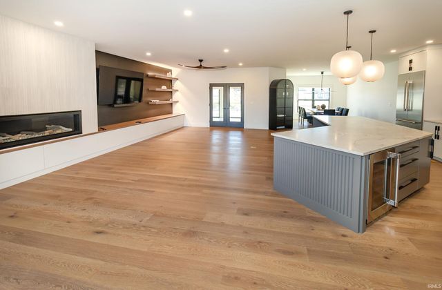 2065 Chadwick Drive, Newburgh, IN 47630