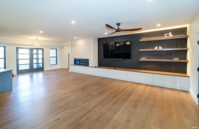 2065 Chadwick Drive, Newburgh, IN 47630