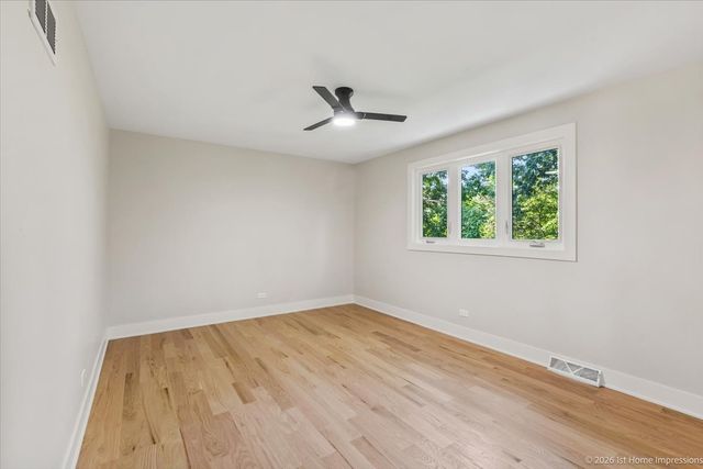9039 Windsor Drive, Palos Hills, IL 60465