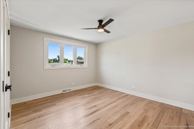9039 Windsor Drive, Palos Hills, IL 60465