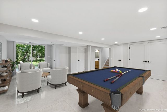 9039 Windsor Drive, Palos Hills, IL 60465