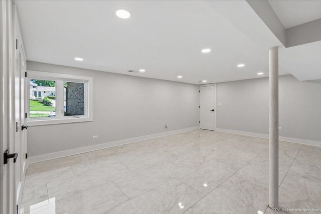 9039 Windsor Drive, Palos Hills, IL 60465