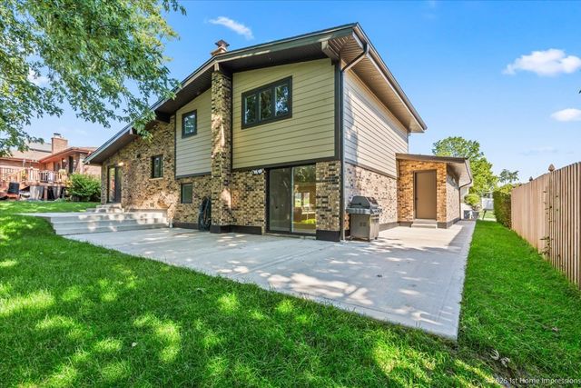 9039 Windsor Drive, Palos Hills, IL 60465