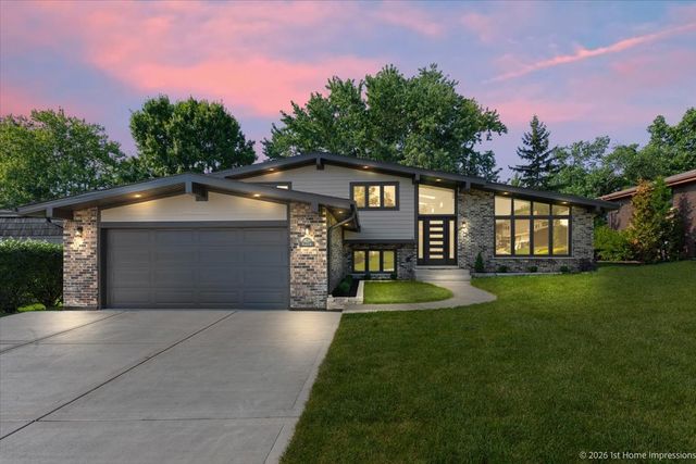 9039 Windsor Drive, Palos Hills, IL 60465