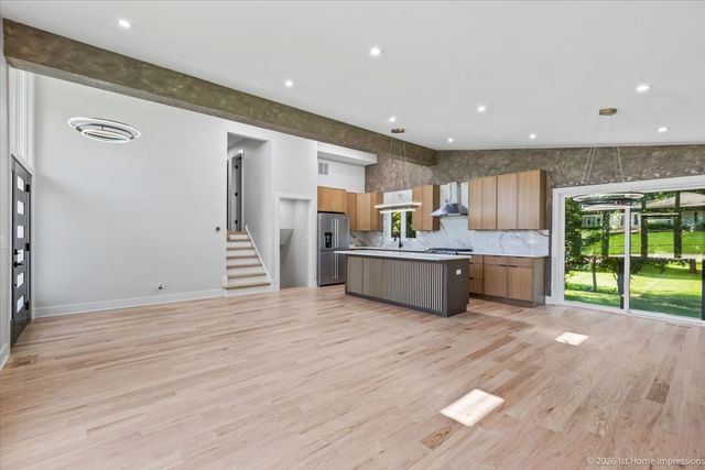 9039 Windsor Drive, Palos Hills, IL 60465