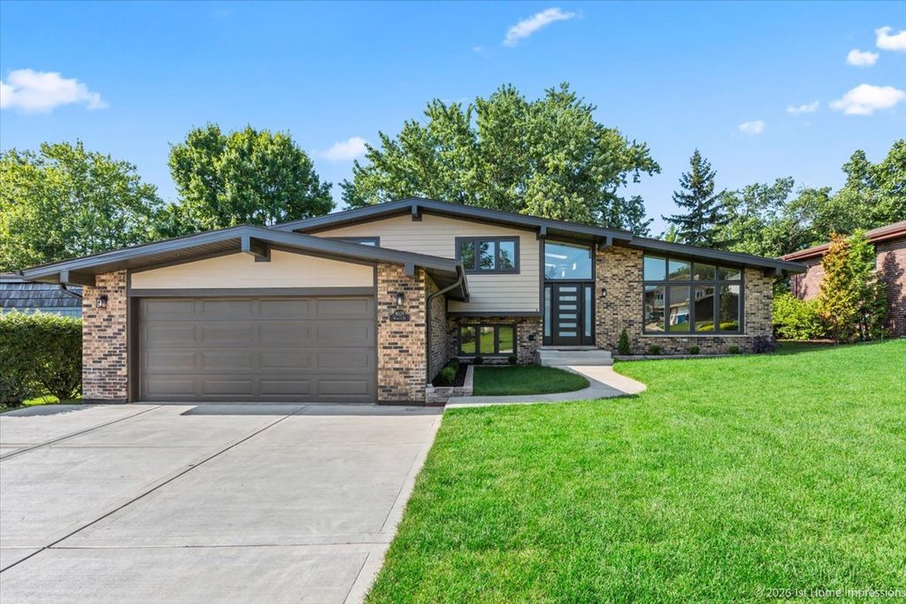 9039 Windsor Drive, Palos Hills, IL 60465