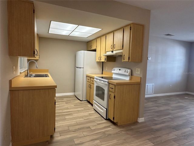 2526 POET LANE, Orlando, FL 32817